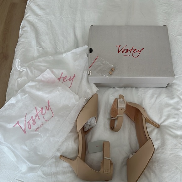 Nude Heels - Picture 5 of 5